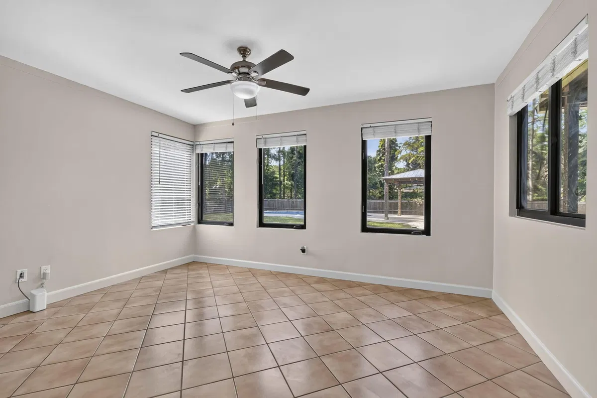  Residence photo 25