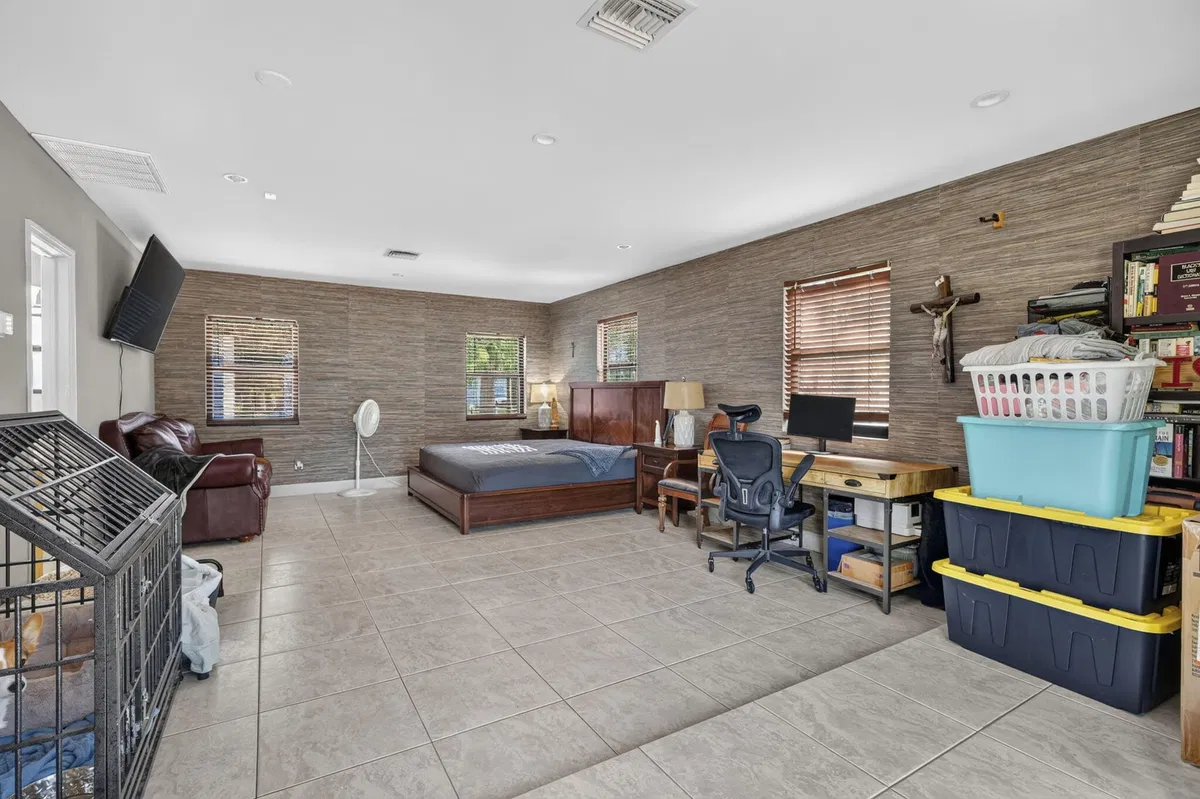  Residence photo 46