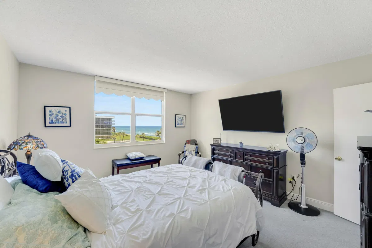 The Patrician of Palm Beach Unit 4040 photo 10