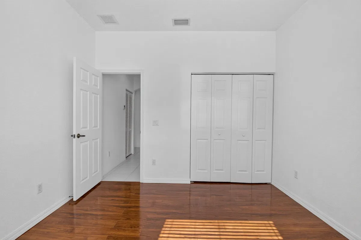  Residence photo 16