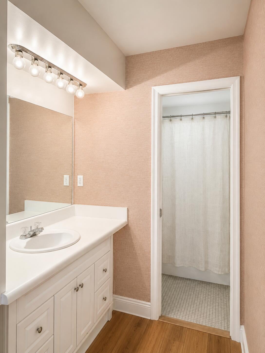 Unit 331 photo 16