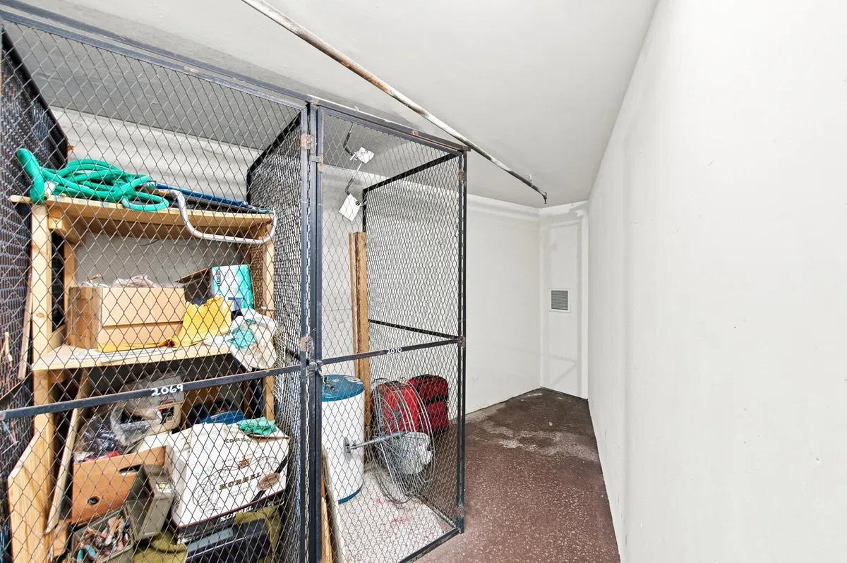 Residence photo 16