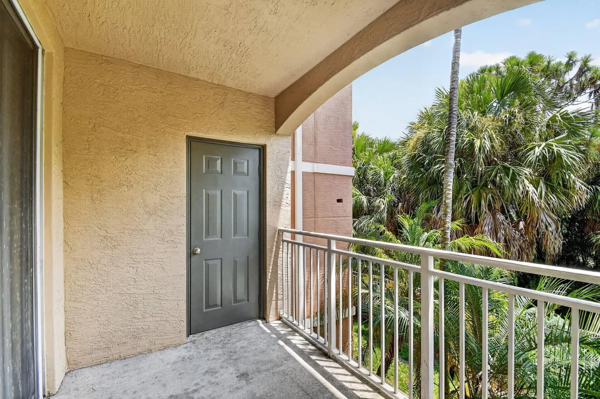 Unit 203 photo 13