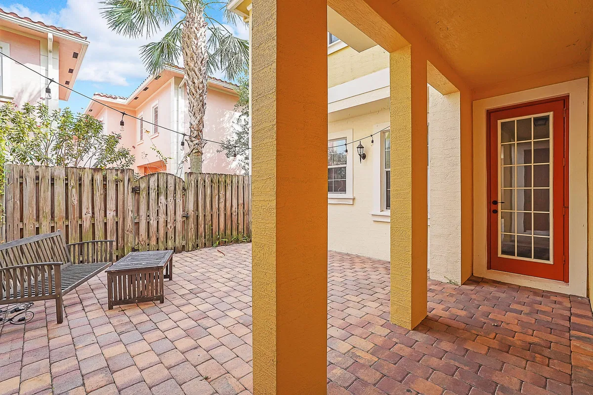 Canterbury Place Residence photo 7