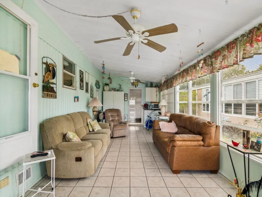  Residence photo 25