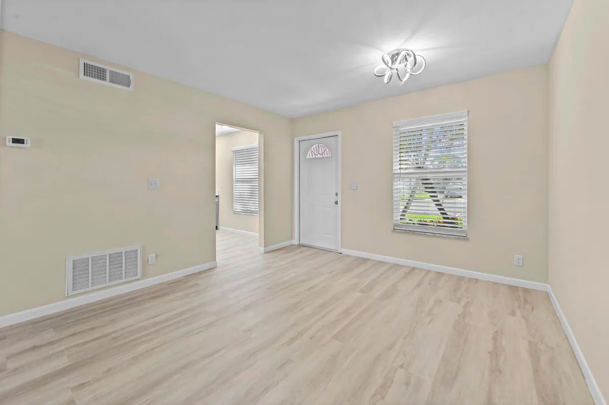  Residence photo 7