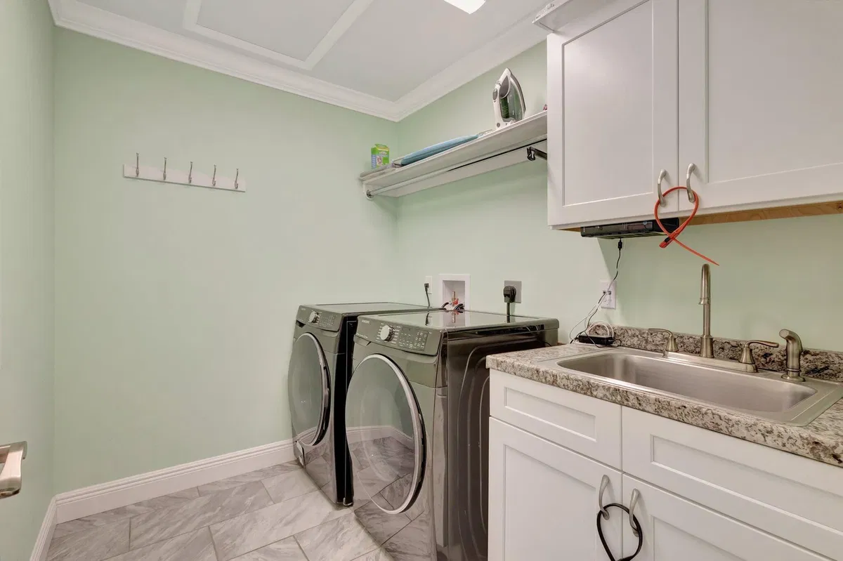 Residence photo 31