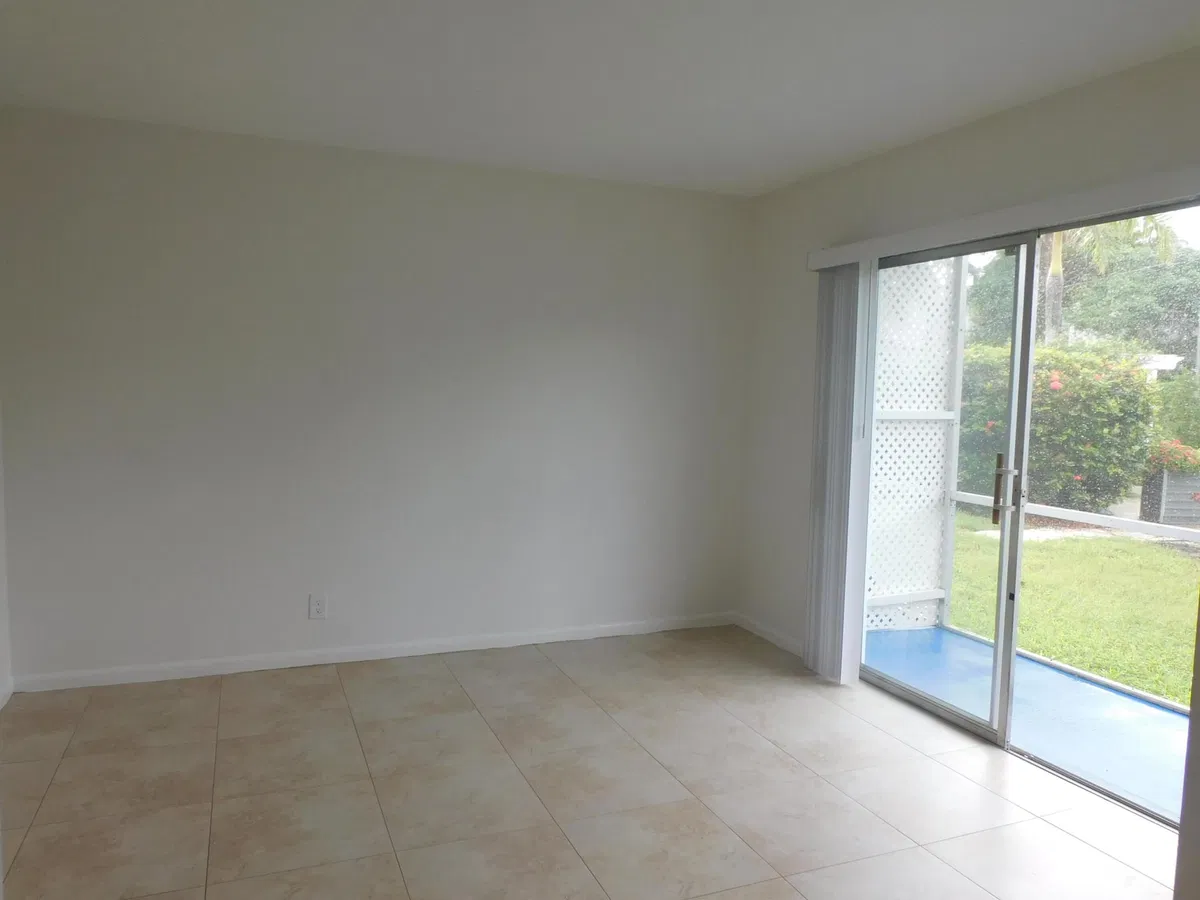 Unit 103 photo 10
