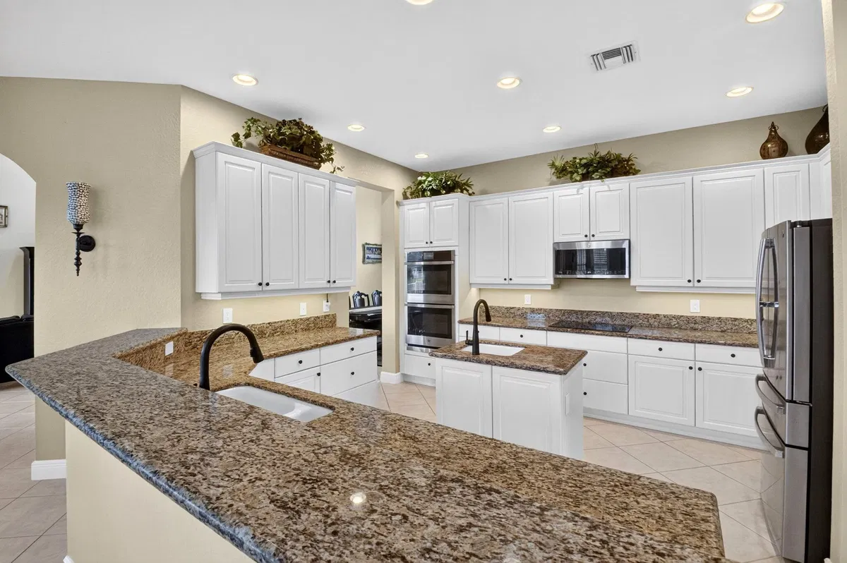 Residence photo 19