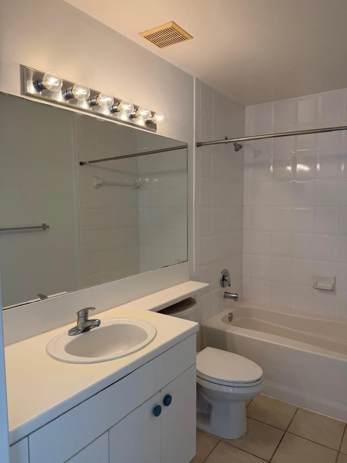 The Montecito Unit 407 photo 13