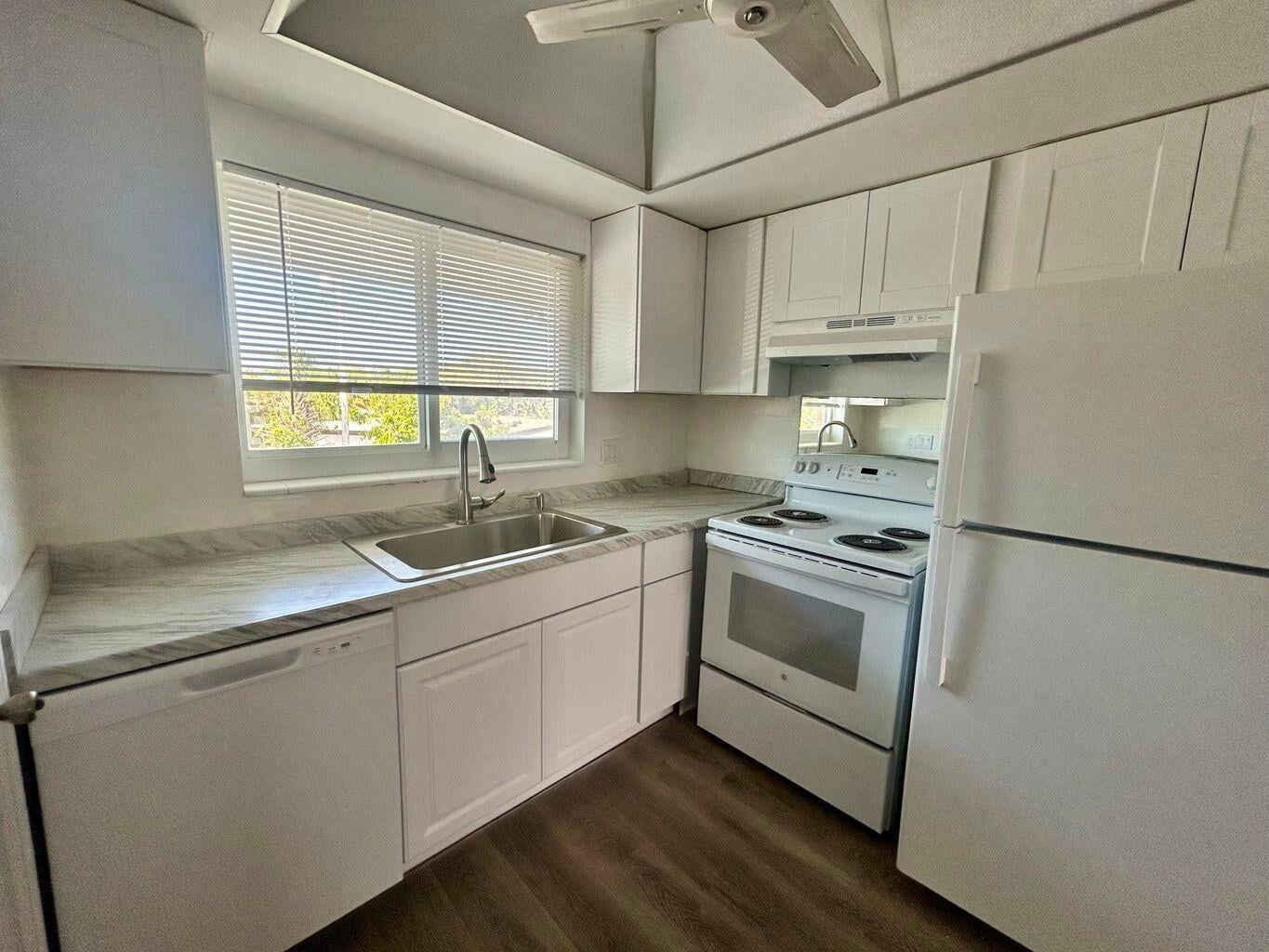 Unit 216 photo 7