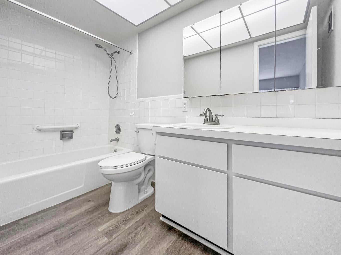 Unit 216 photo 10
