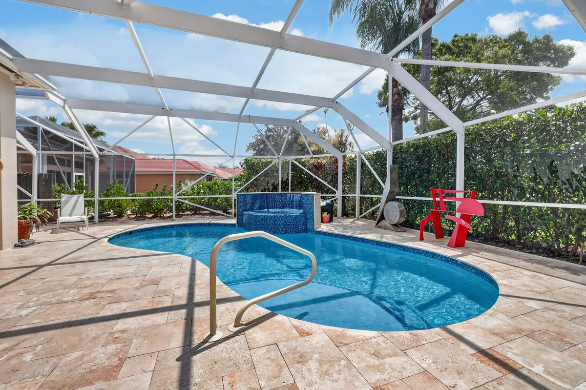 Residence photo 43