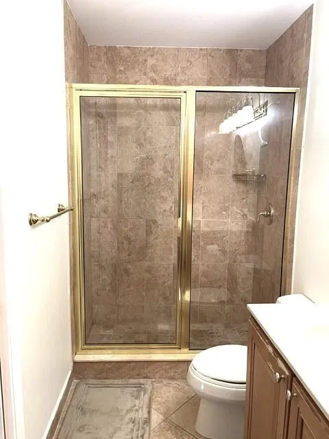 Unit B photo 25