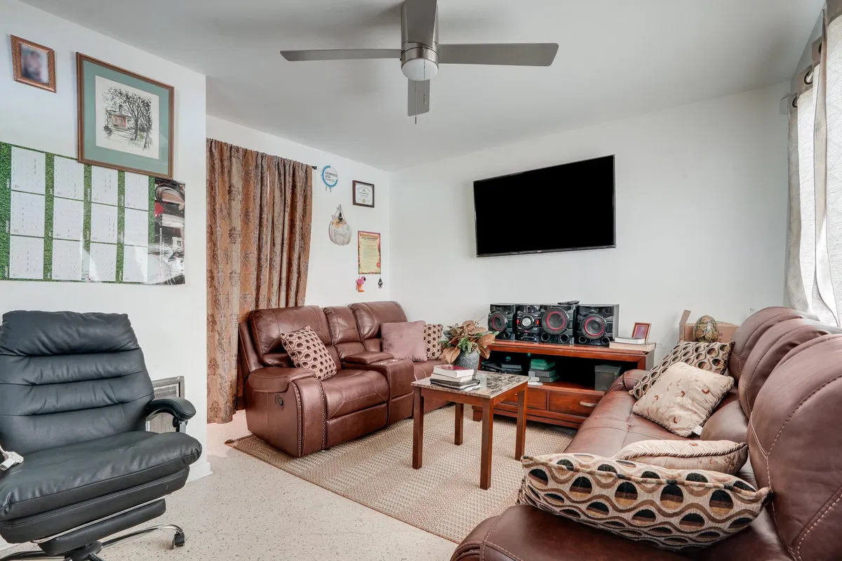  Residence photo 7