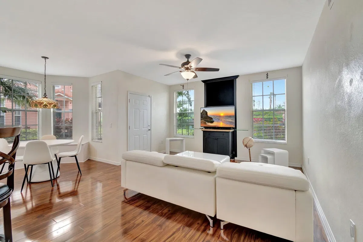 Residence photo 10