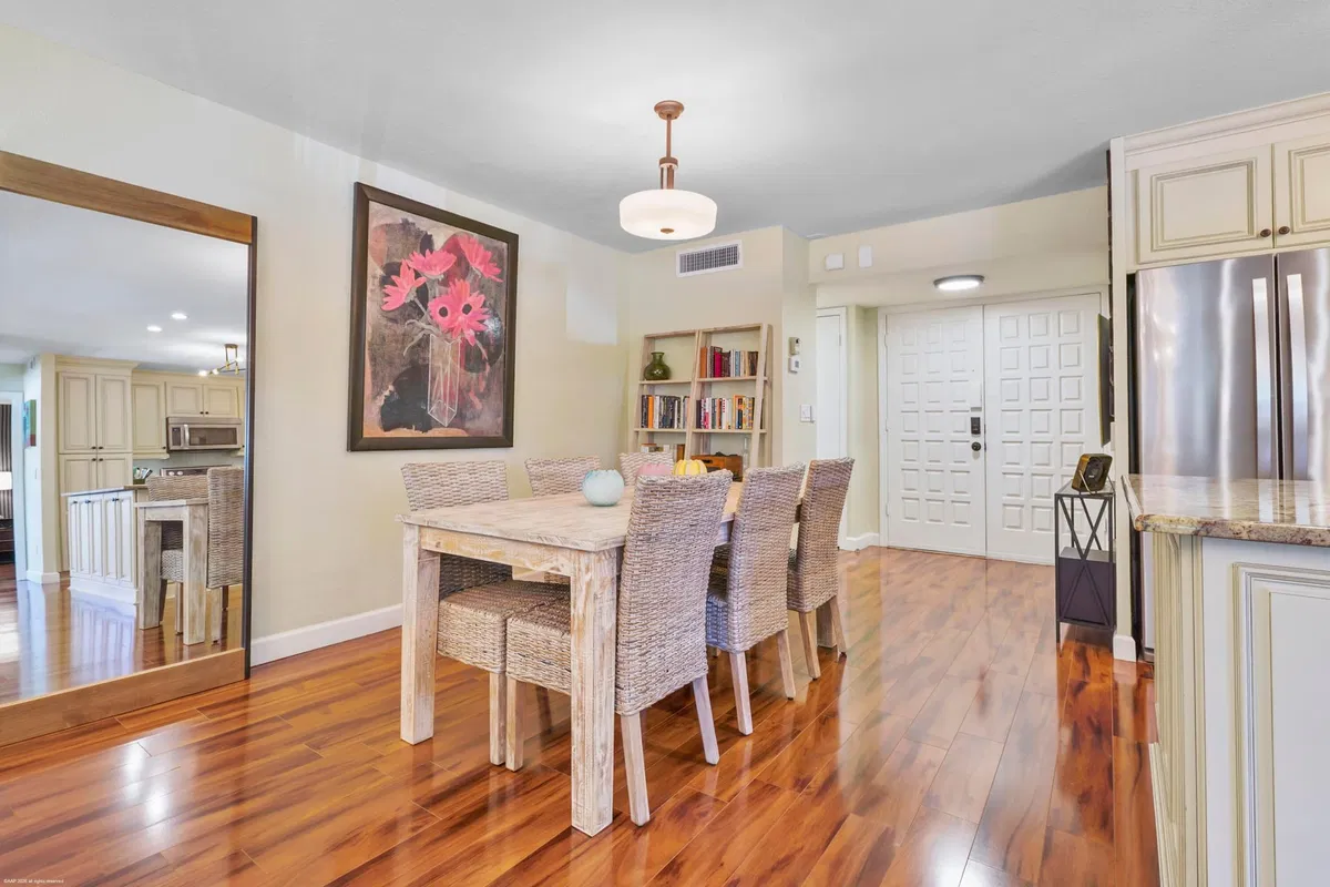 Unit 6-201 photo 22