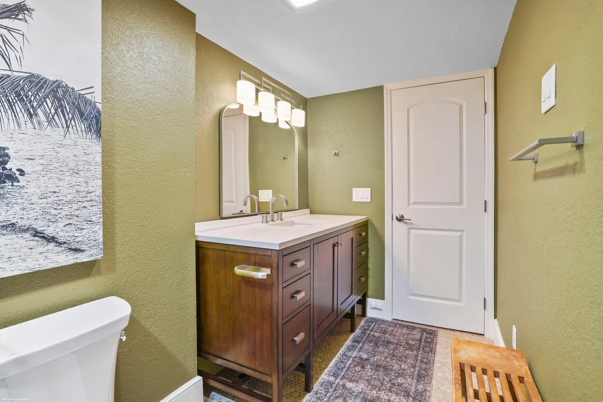 Unit 6-201 photo 28