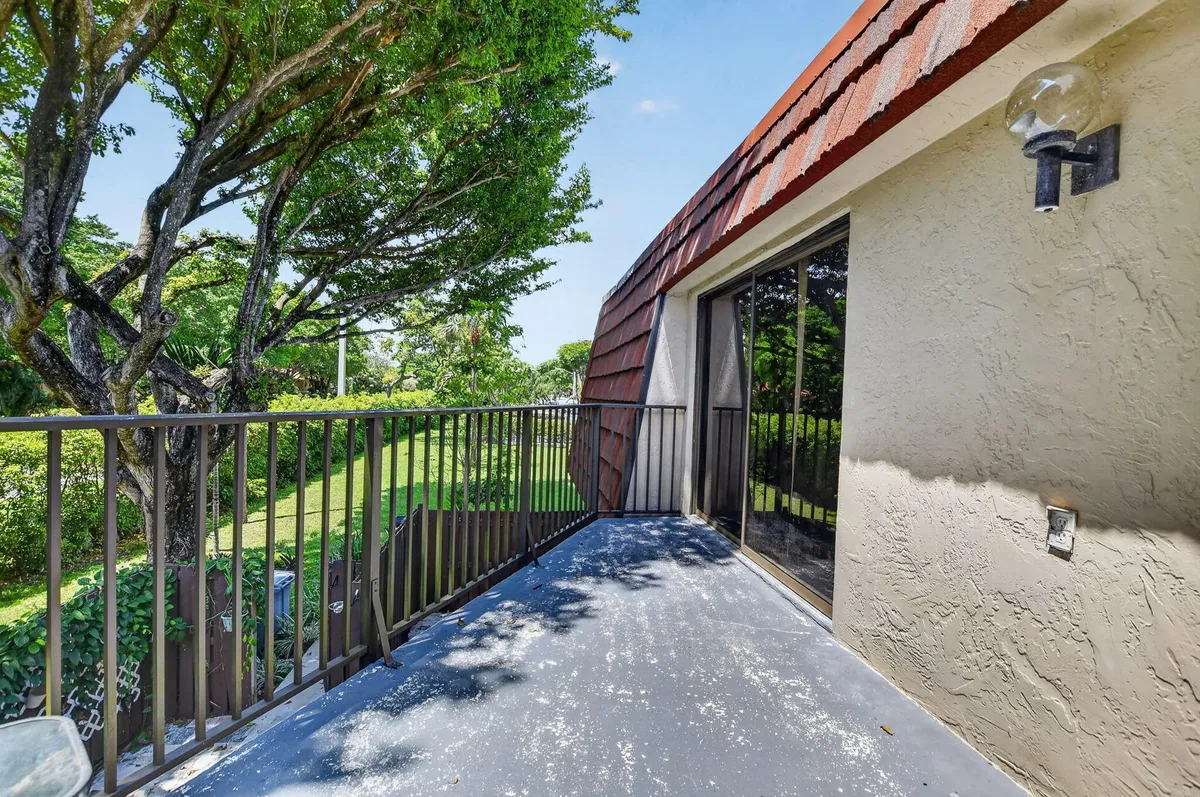Residence photo 19