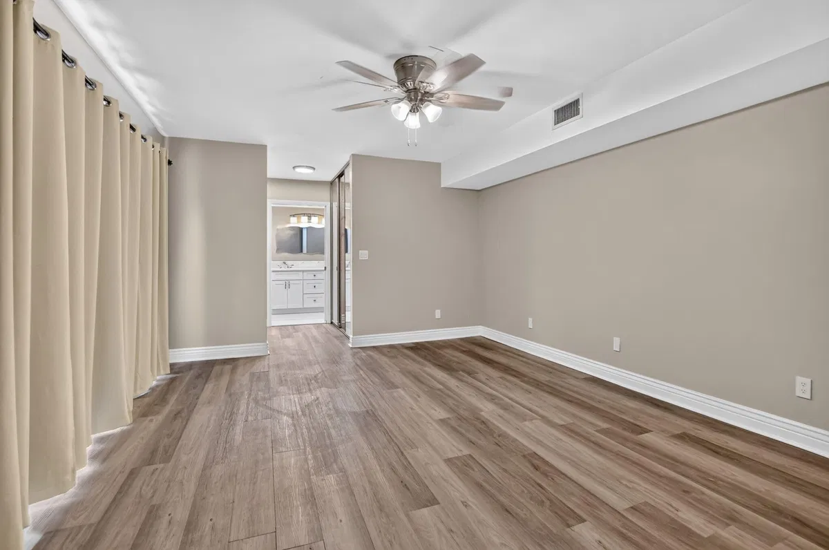 Residence photo 22