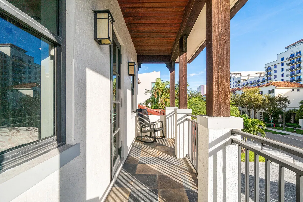 Residence photo 49