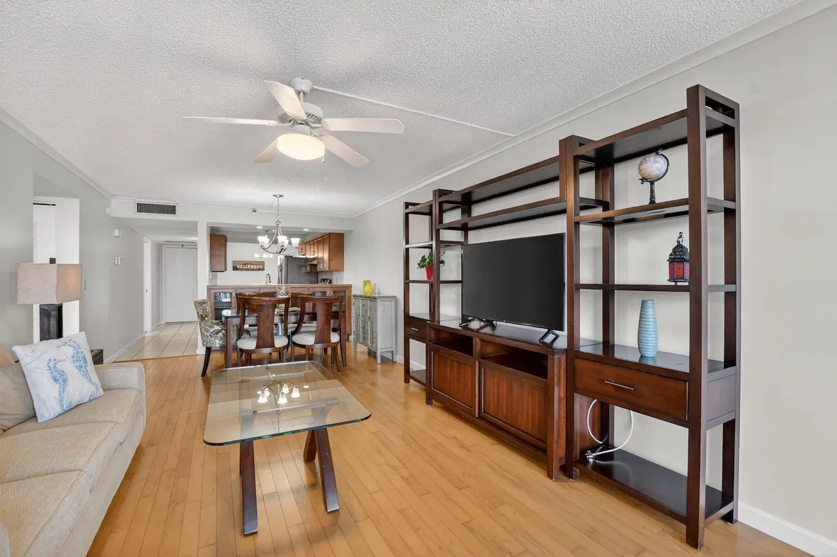 Boca Raton Unit 602 photo 4