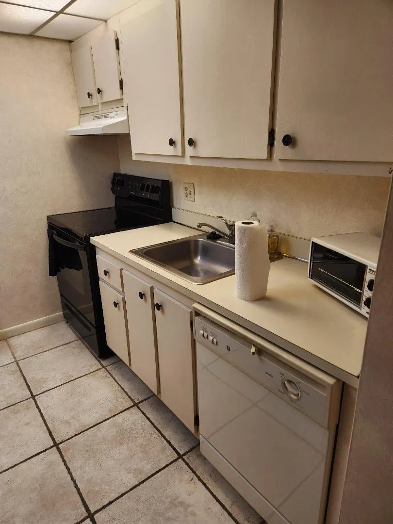 Unit 1206 photo 10