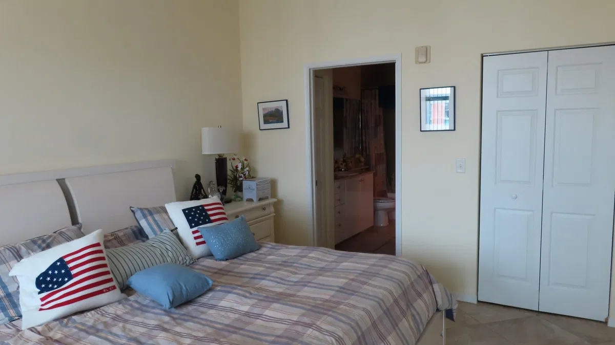 Unit 604 photo 10