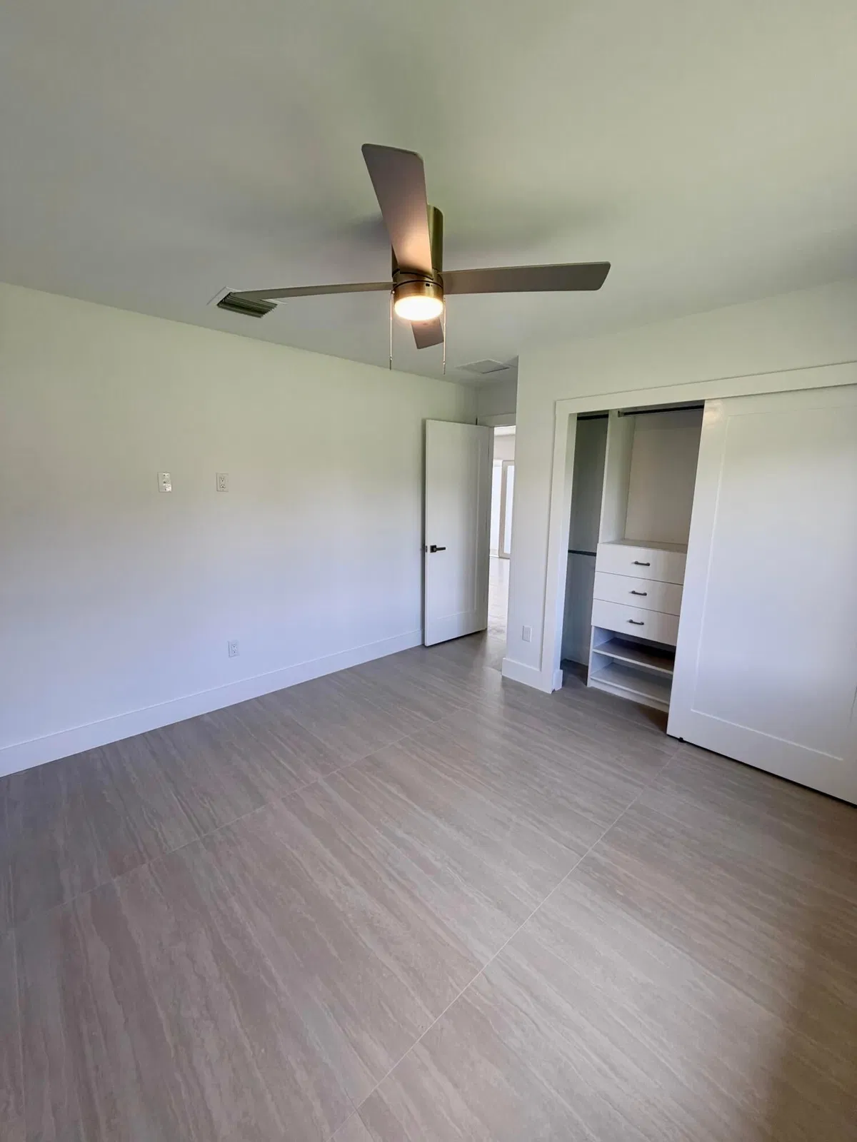 Residence photo 16