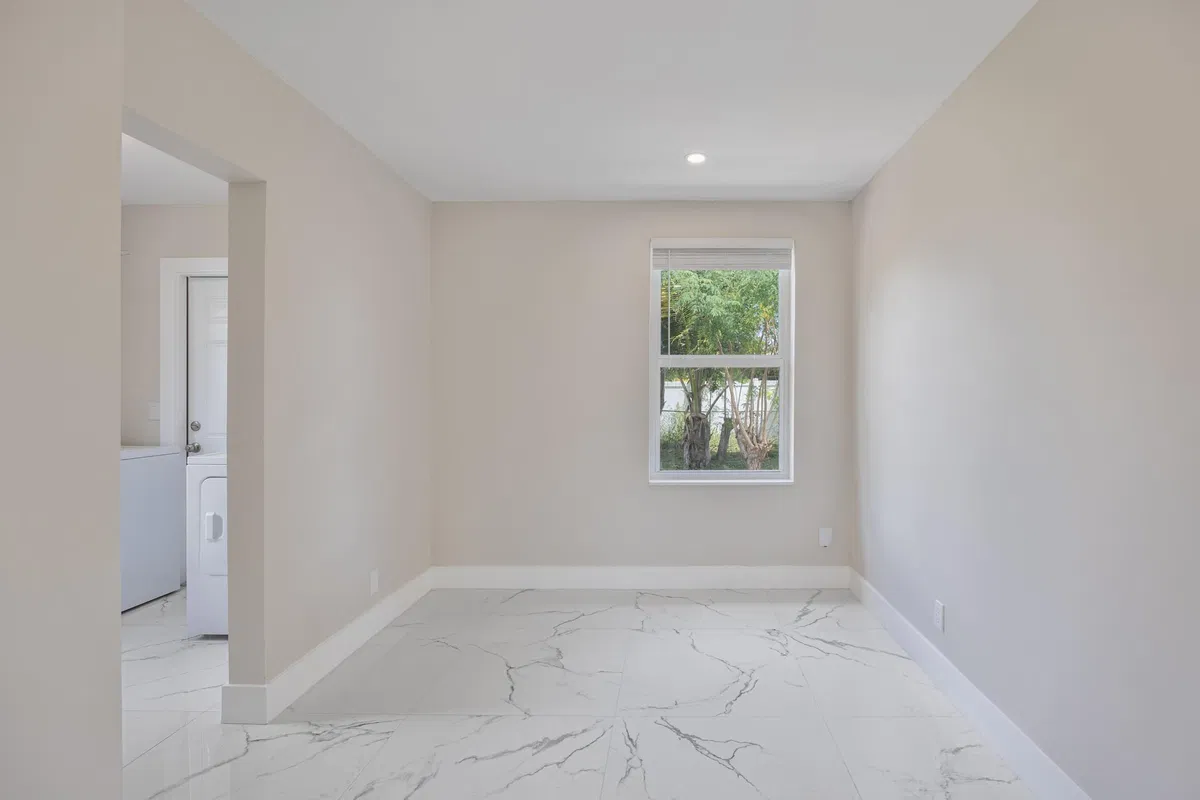 Residence photo 16