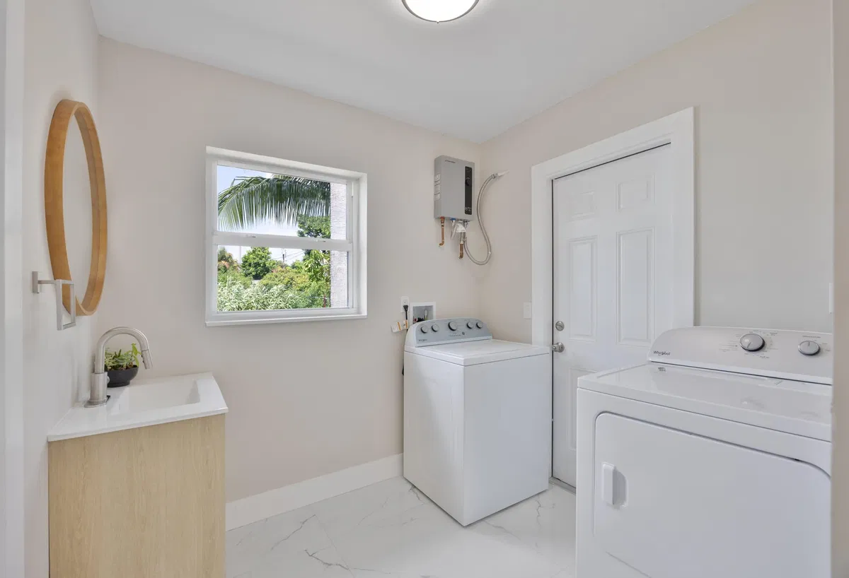 Residence photo 19