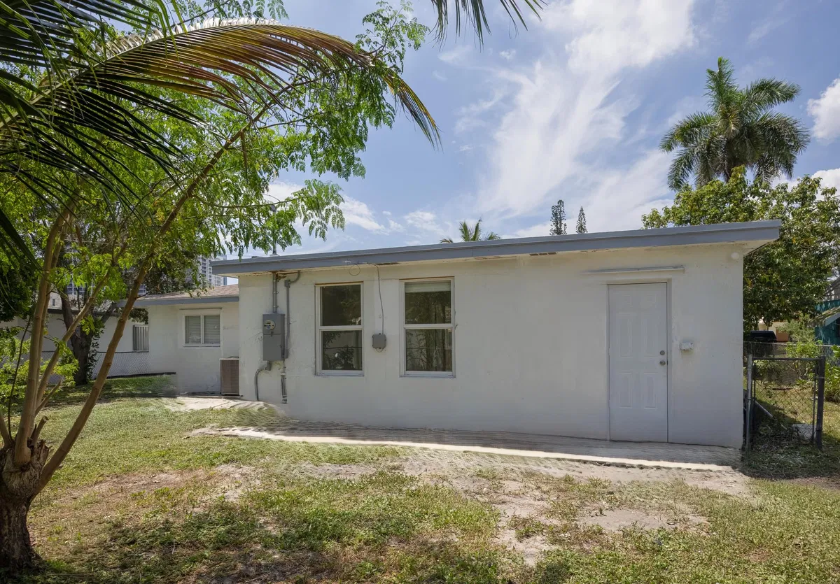 Residence photo 34
