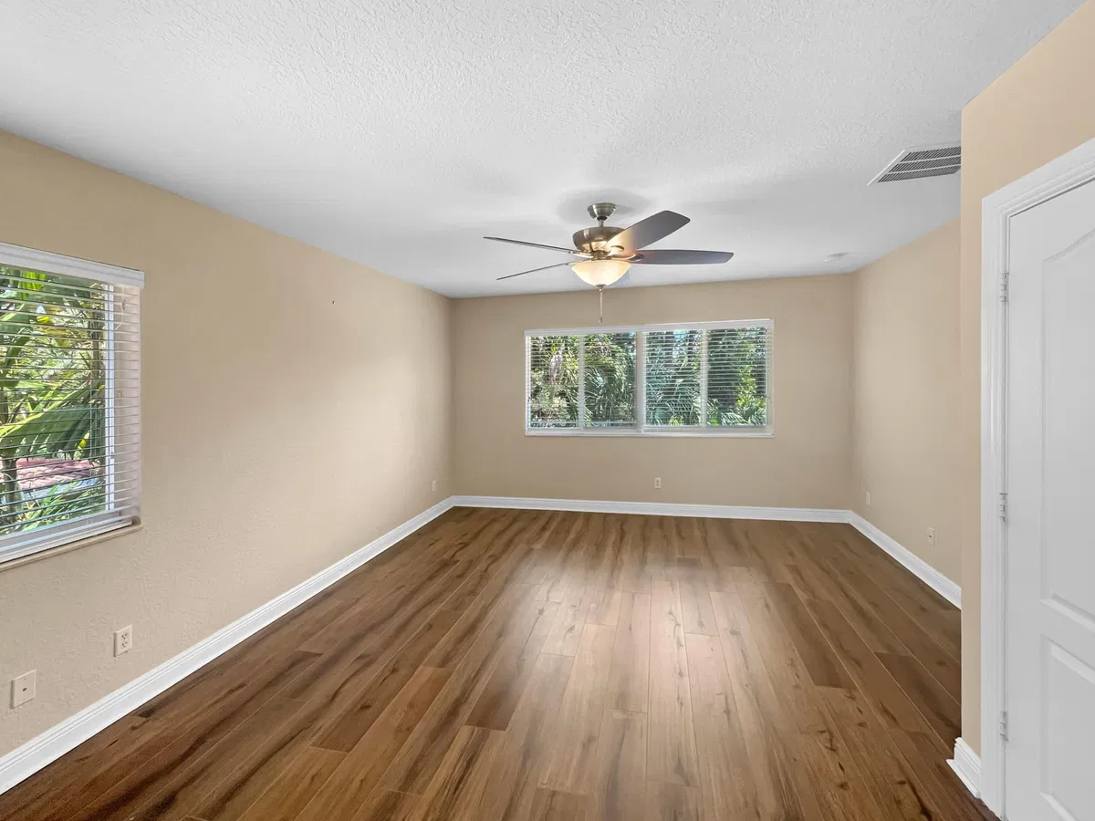 Residence photo 22