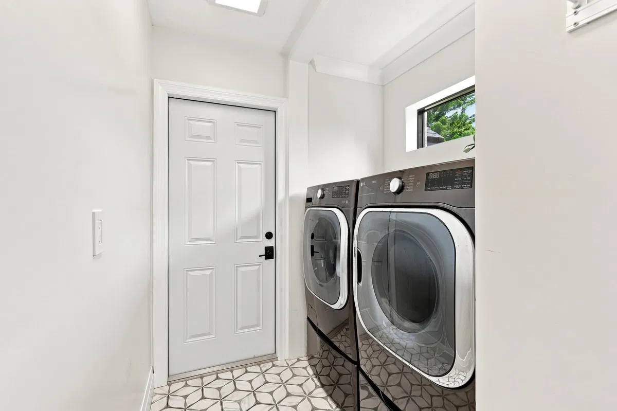 Residence photo 19