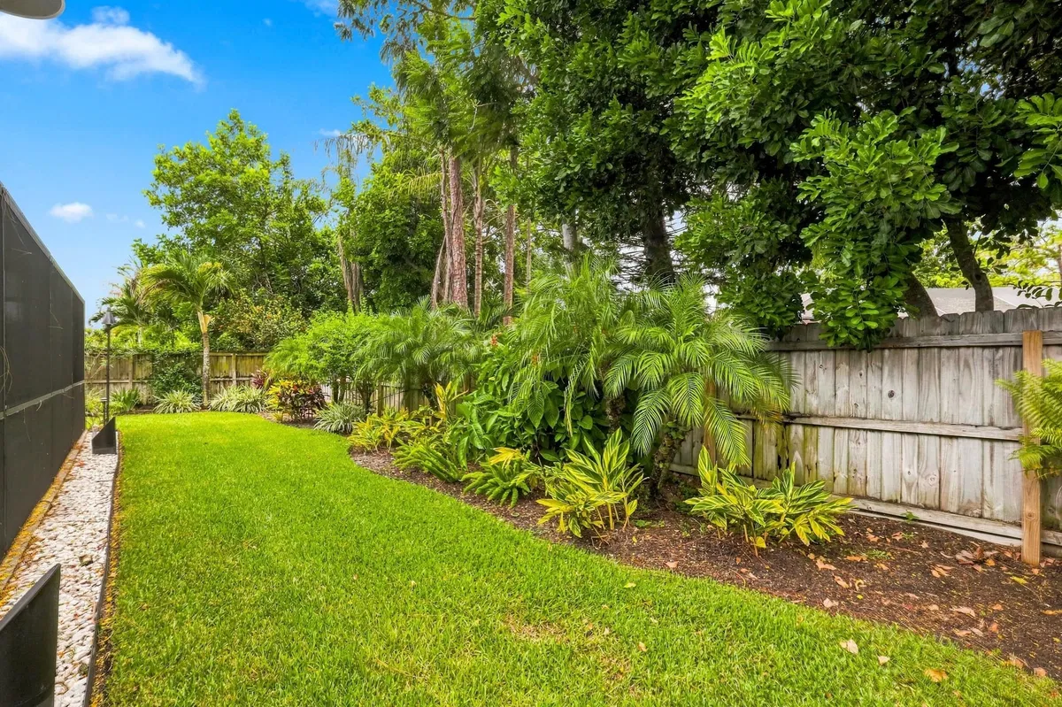 Residence photo 49