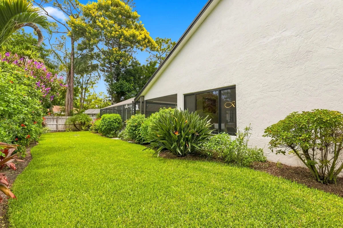 Residence photo 64