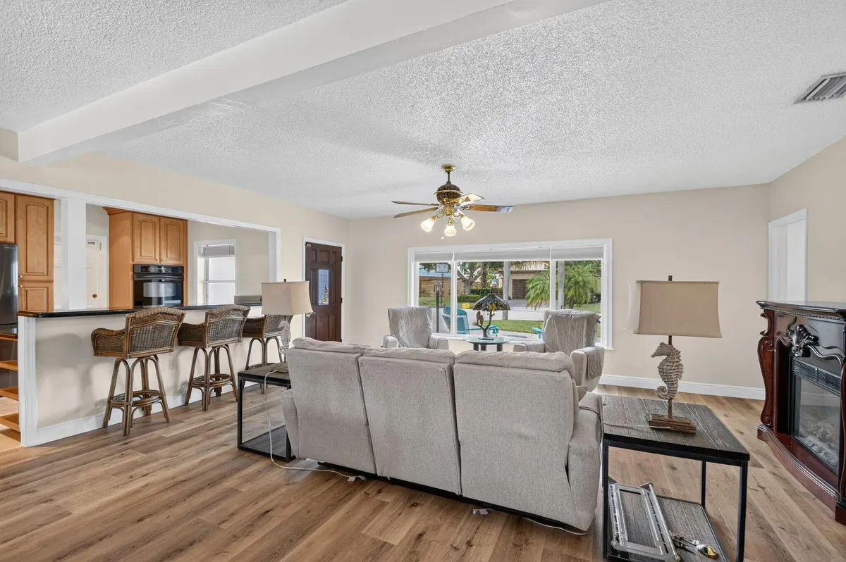 Residence photo 7