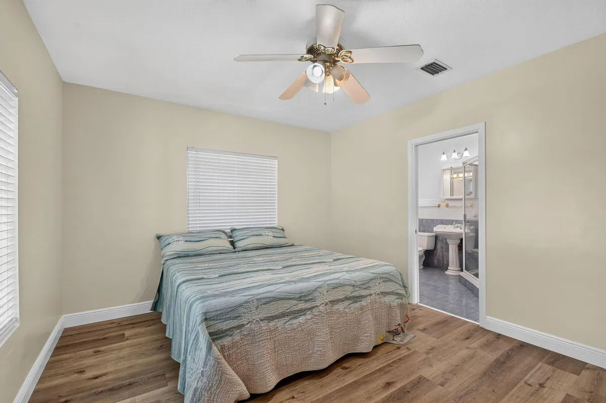 Residence photo 31