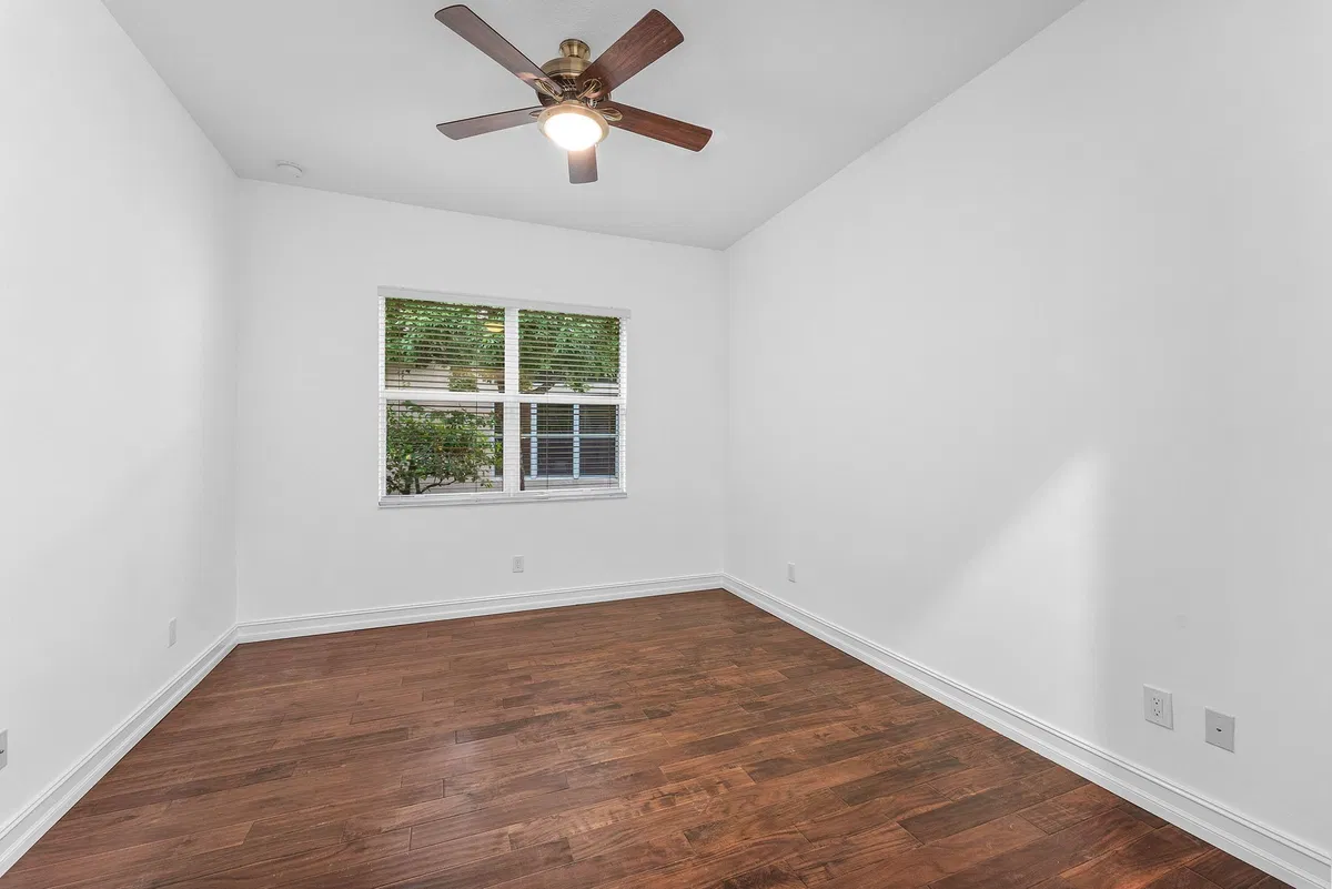  Residence photo 25