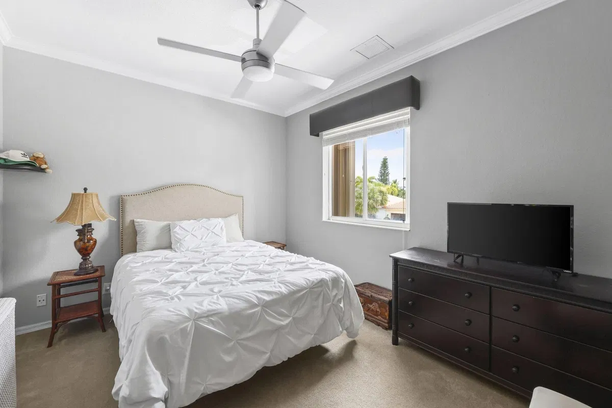 Residence photo 37
