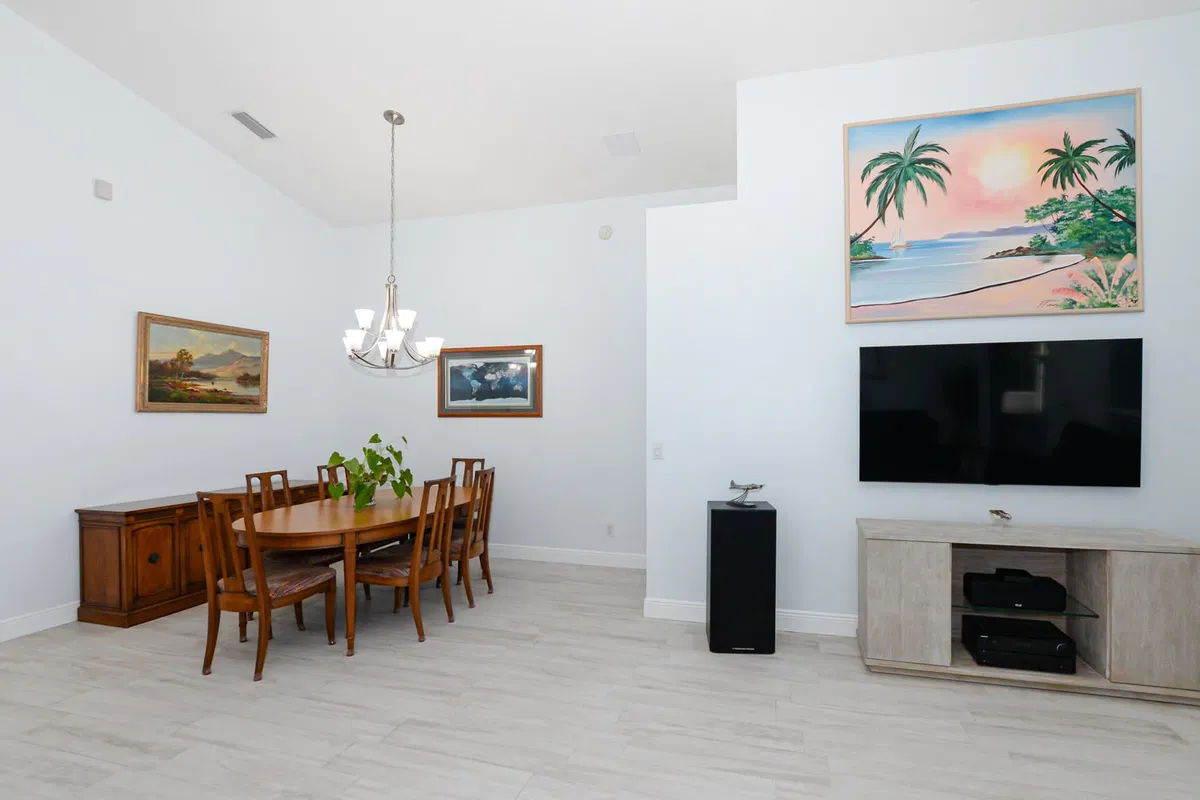 Residence photo 4