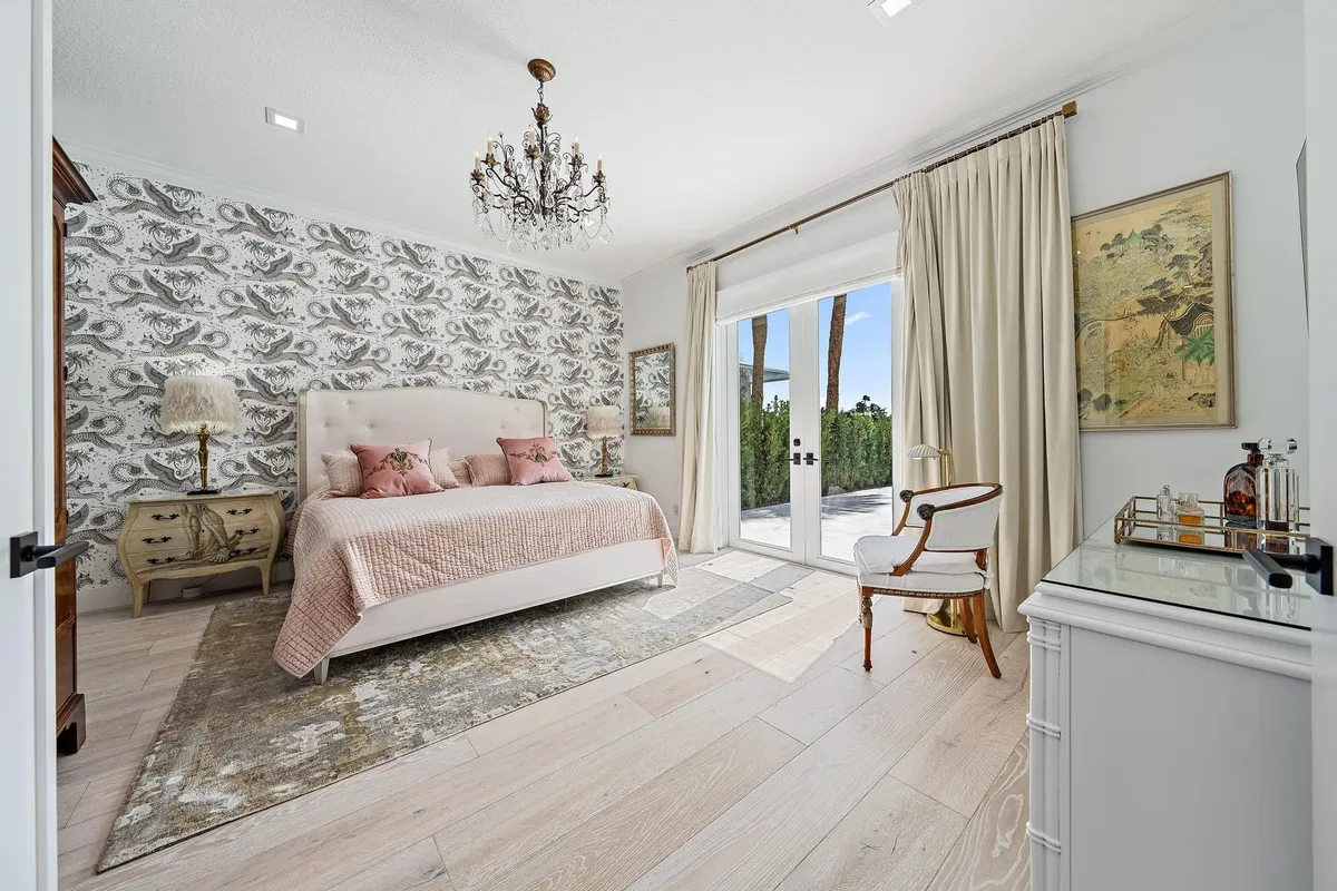 Residence photo 19
