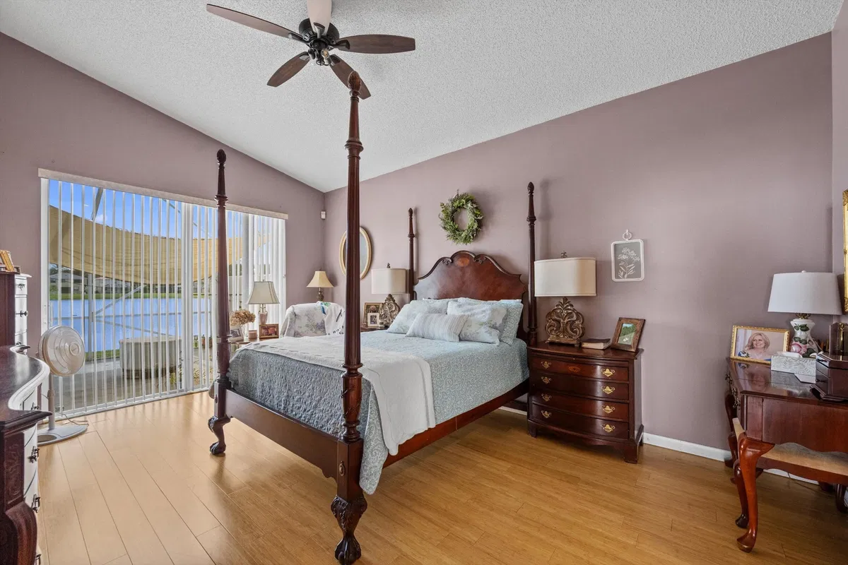 Residence photo 16
