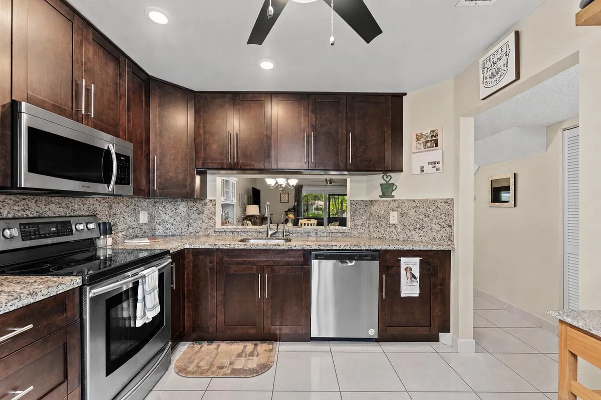 Residence photo 4