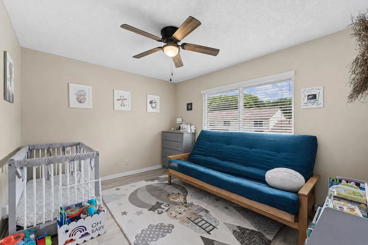 Residence photo 22
