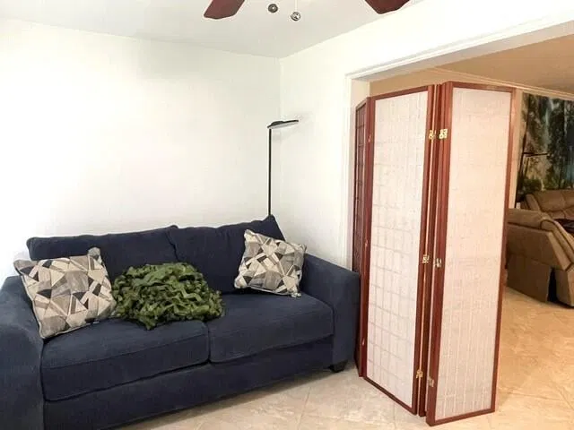 Unit B photo 4