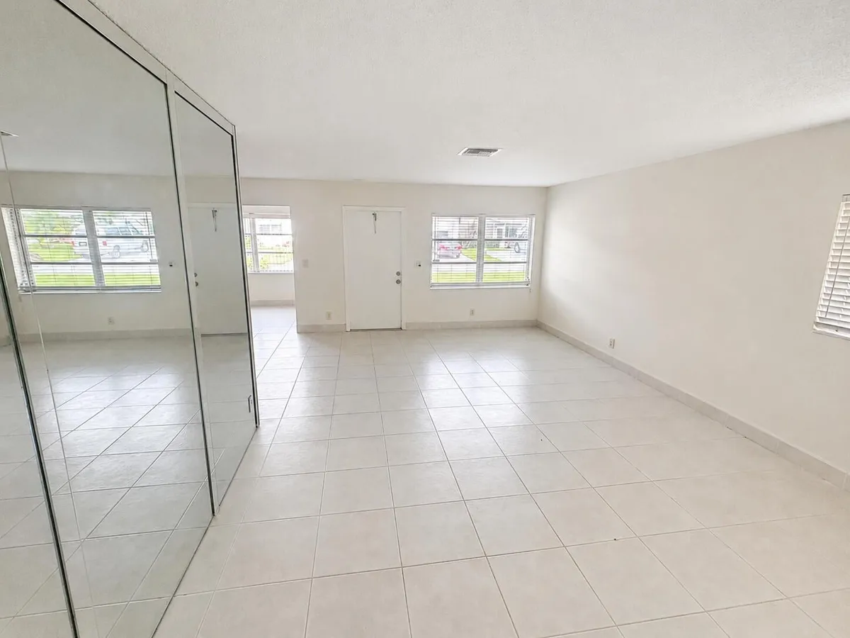 Residence photo 10