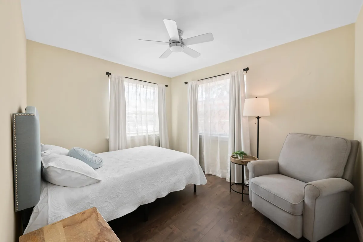 Residence photo 16