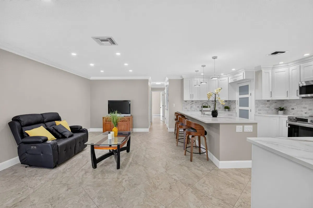 Residence photo 4