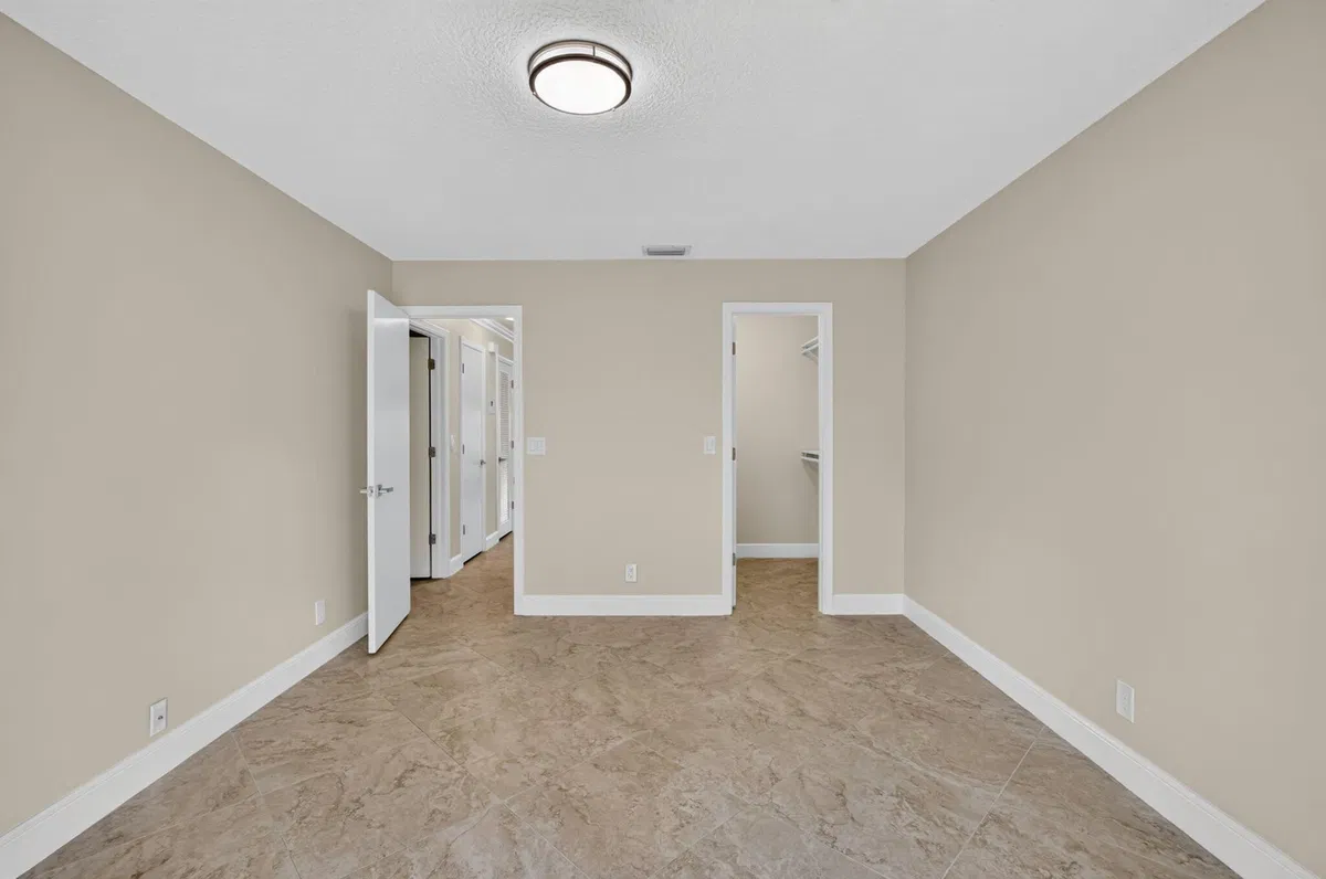 Residence photo 31
